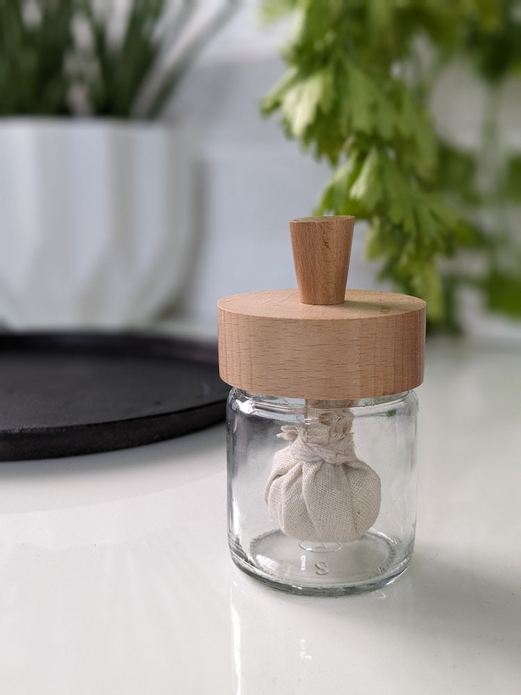 Oil Spreader With Jar For Dosa Pan